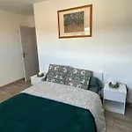 Maison De Bord De Attenante A La
