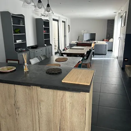 Maison De Bord De Attenante A La * Leucate