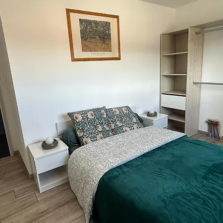Maison De Bord De Attenante A La Leucate